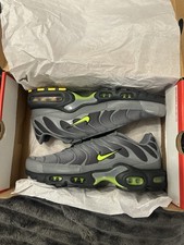 Nike Air Max Plus TN “Smoke Grey Volt” UK8