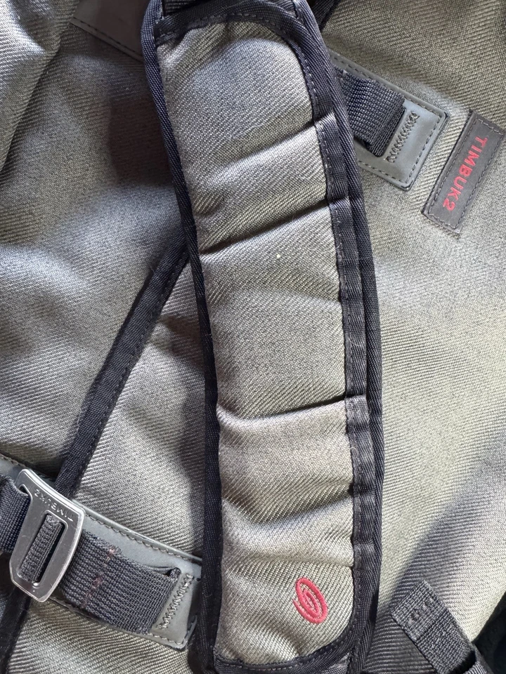 Timbuk2 Messenger Bag For Devices - Laptop Sleeve+Tablet Sleeve - Image 4 of 4