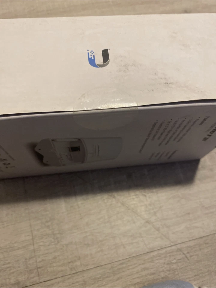 Ubiquiti Air Max Base Station Sector Antenna AM-5G-16 with RocketM5 R5AC-Lite - Image 4 of 4