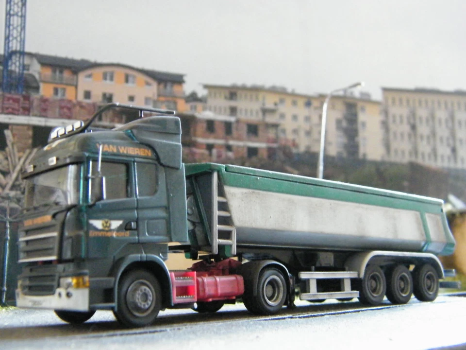 1:87 - AWM - Scania rimorchio coperto 3 assi, sporcato patinato autocostruito - Immagine 4 di 4