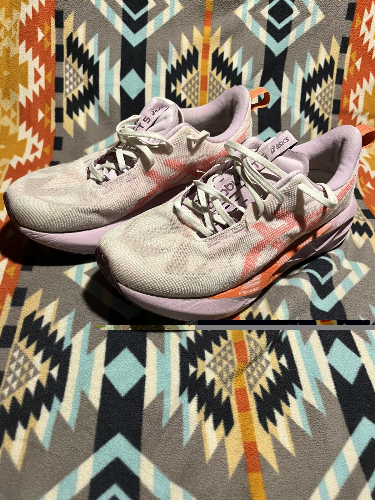 ASICS Novablast 5 Women's Running Shoes Size 10 White/Coral Reef