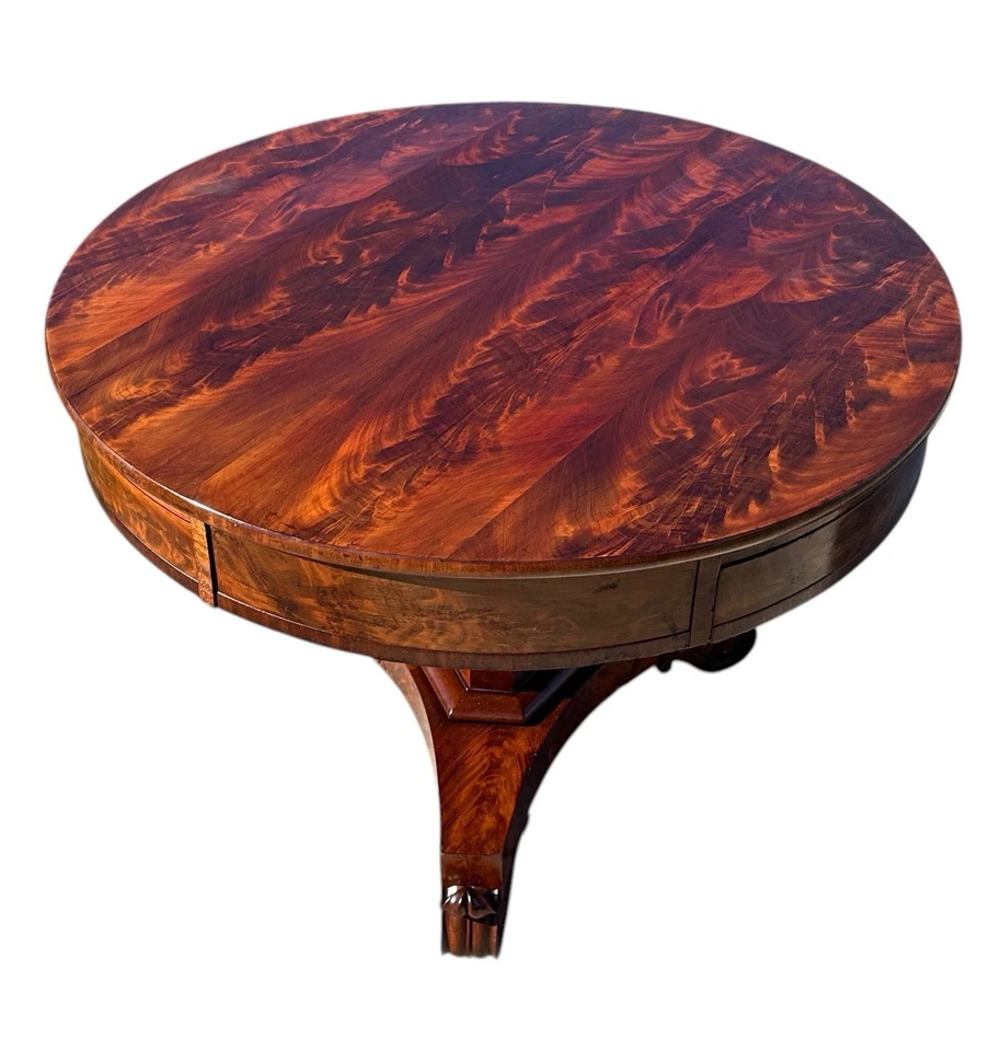 ANTIGUA MESA CENTRAL DE TRES CAJONES DE CAOBA FEDERAL TARDÍA SOBRE BASE DE PEDESTAL OBELISCO Foto 2 de 4