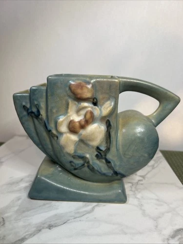 Vintage Roseville Pottery Magnolia Blue Cornucopia Shape 182-5”