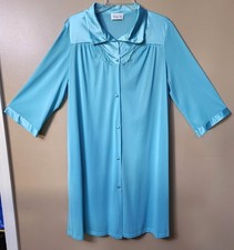 Vanity Fair Robe Housecoat Teal blue Size Medium Nylon Button Down w/Pocket USA