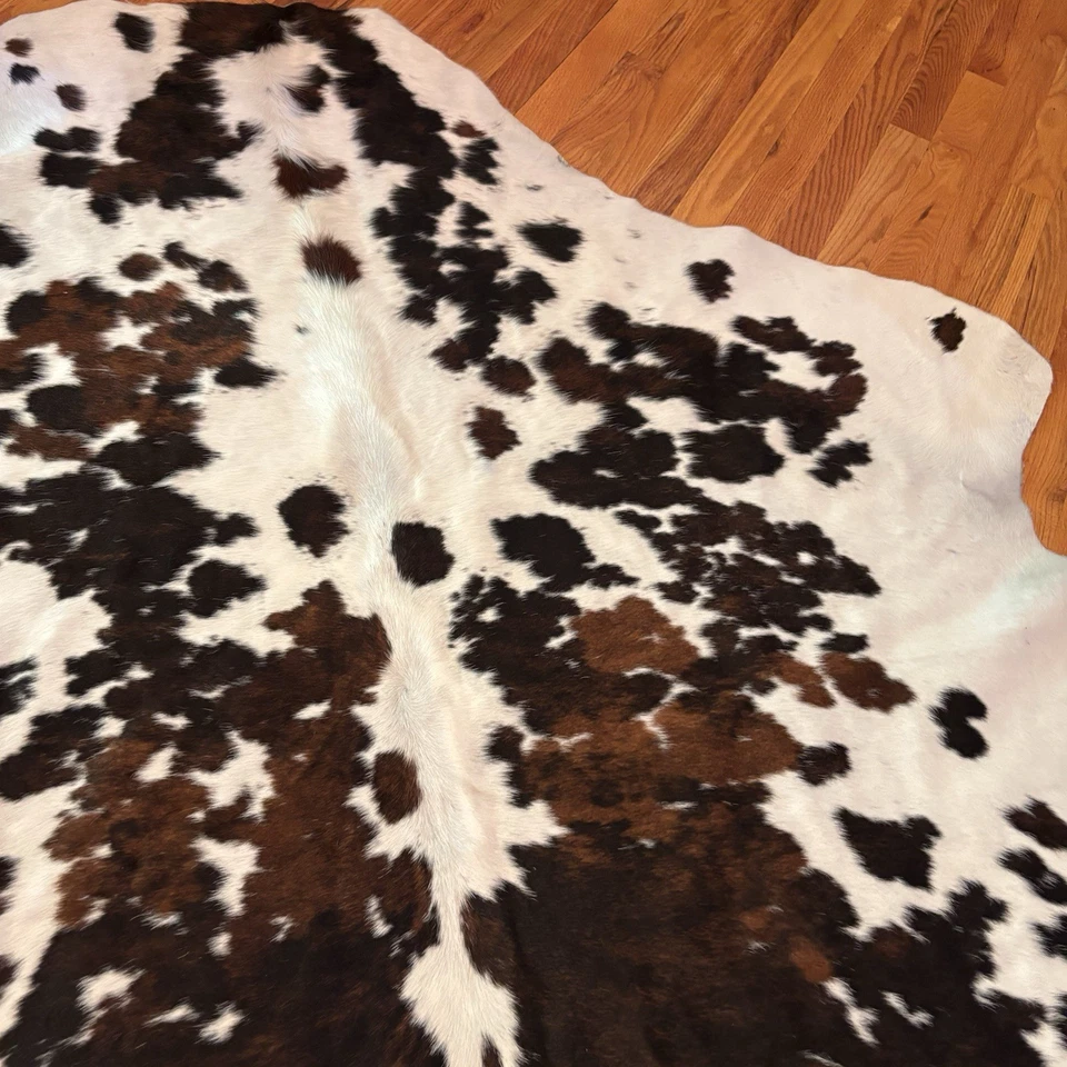 正品牛皮地毯皮革棕色黑色白色 75 英寸 x 63 英寸天然西部头发 — 第 3/4 张图片