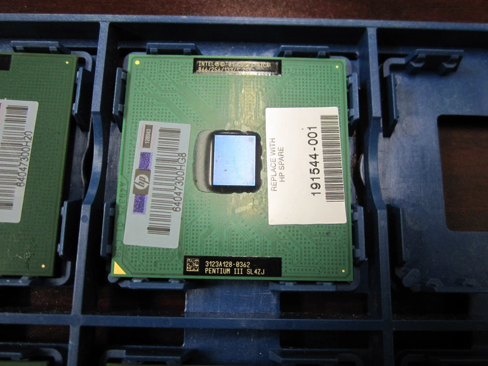 CPU INTEL PENTIUM III 866 SOCKET 370 RB80526PZ866256 SLSL4CB SL4ZJ SL43J de colección Foto 3 de 3