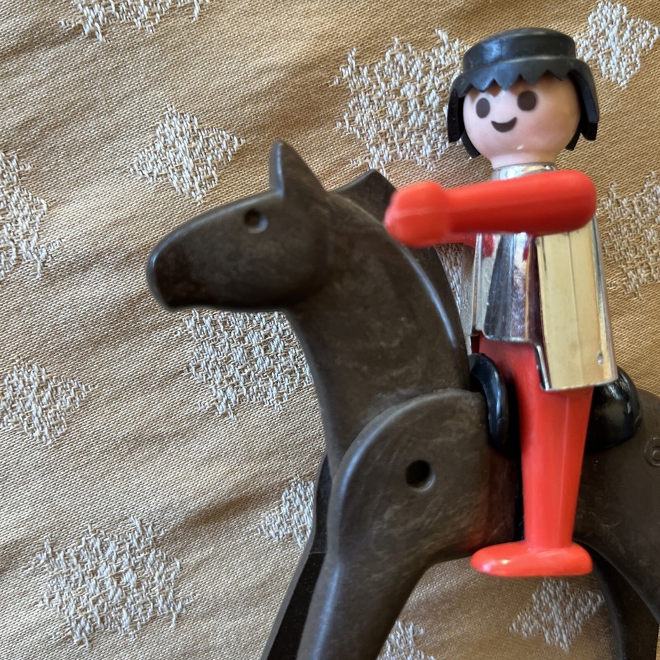 PLAYMOBIL , CHEVAL 1974 GEOBRA N°3 , CAVALIER POLICIER