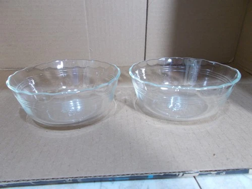 Set of 2 PYREX Clear Glass #464 10 oz Dessert Bowls/Custard Cup Scalloped 3 Ring
