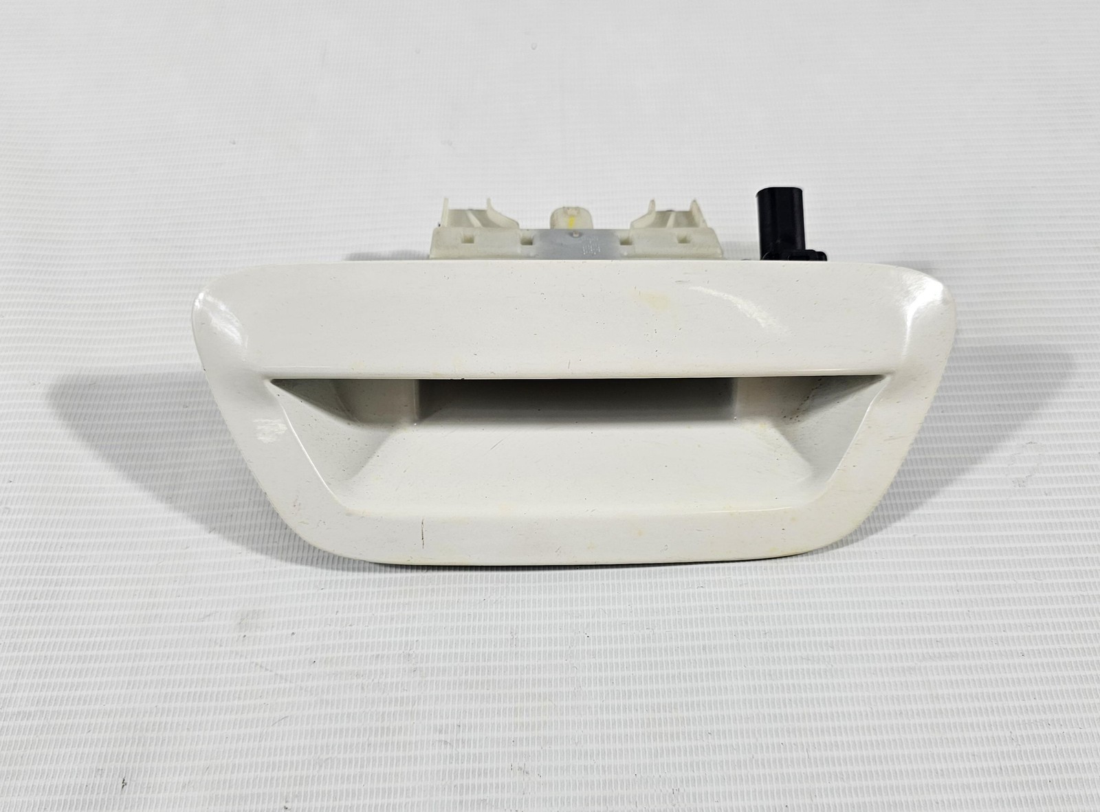 PULSANTE APERTURA PORTELLONE POSTERIORE PER JEEP Compass Serie 5VF92TRMA (16>)