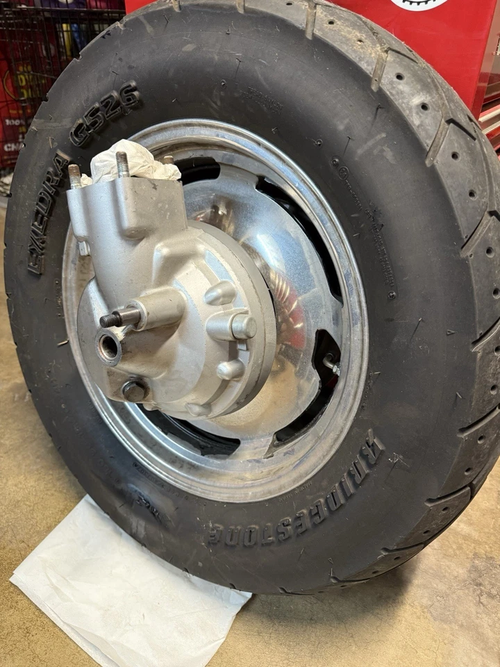 Yamaha Vmax 1200 1988 rueda trasera Foto 4 de 4