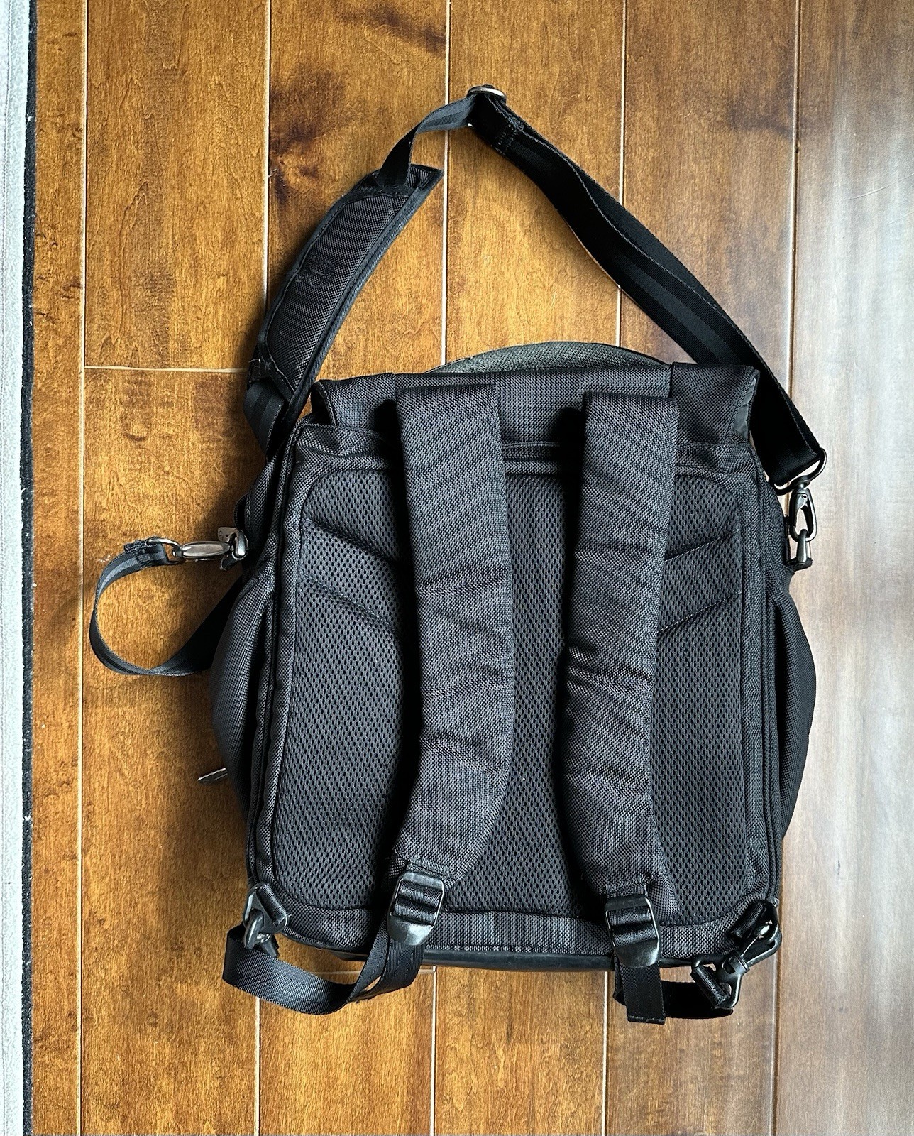TUMI T-Tech Black Computer Shoulder Messenger Bag… - image 3