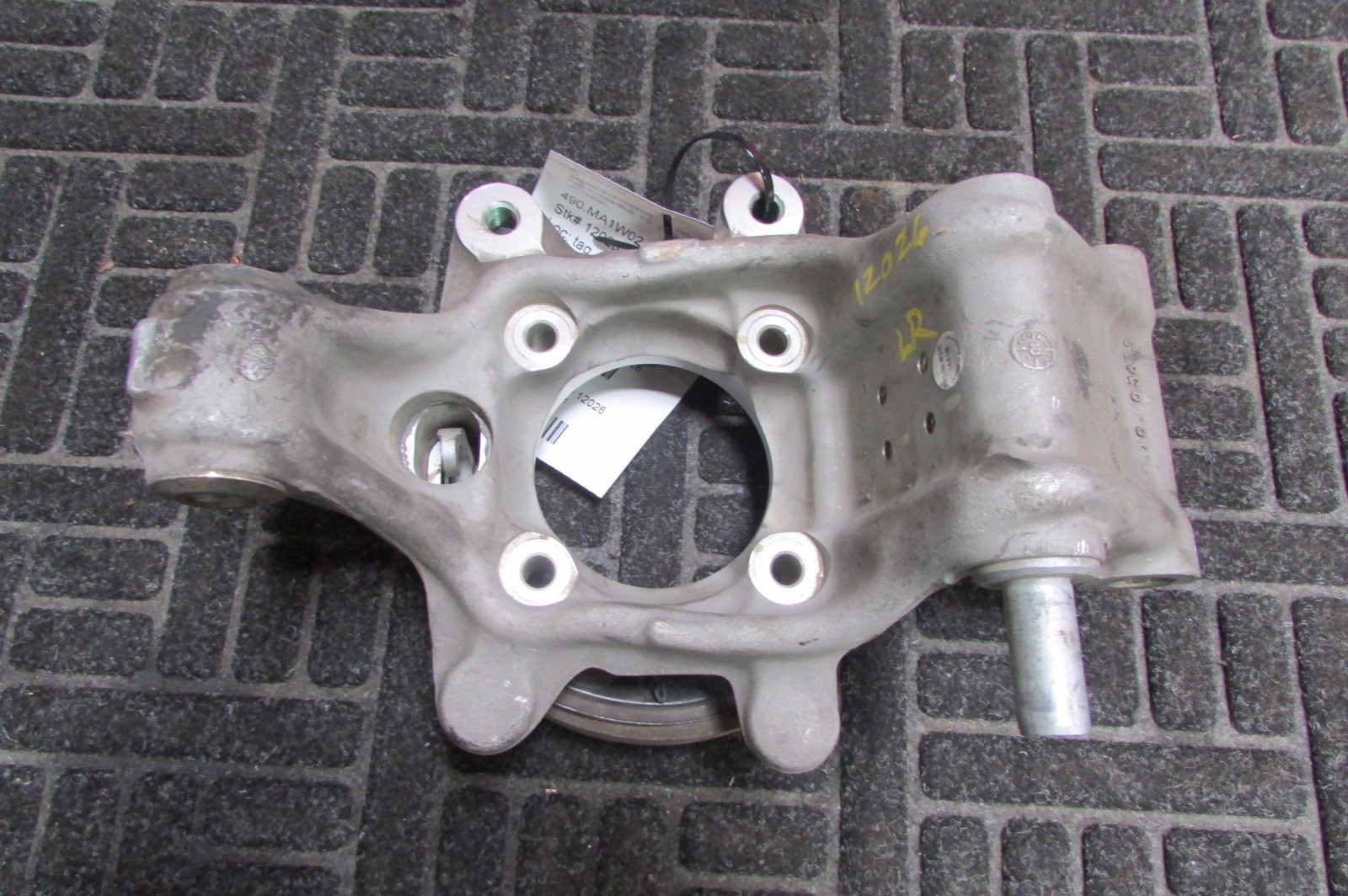 Maserati Coupe, LH, Left Rear, Knuckle/Spindle/Upright, Without Hub, P/N 183590