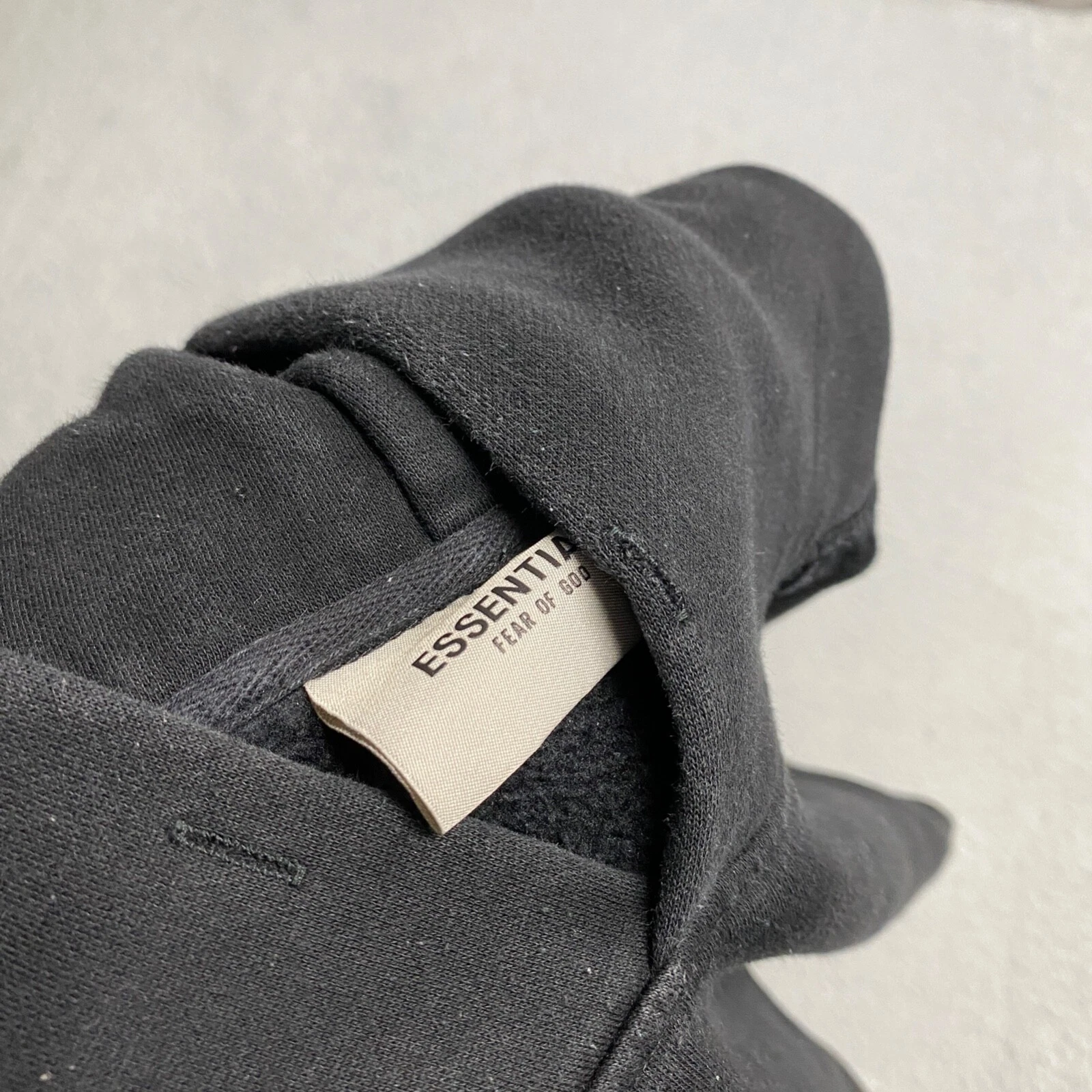 Felpa con cappuccio Fear Of God Essentials donna media nera oversize relax boxy con cappuccio FOG