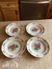 Lovely Floral William Roberts Victoria Lot of Four 8 5/8” Salad or Dessert Plate