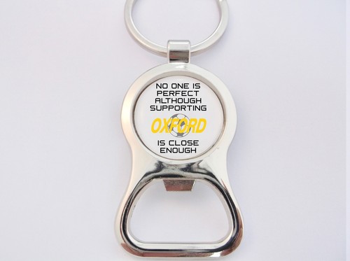 FAST PERFEKT UNTERSTÜTZENDER OXFORD UNITED SCHLÜSSELANHÄNGER FLASCHENÖFFNER SCHLÜSSELRING ABZEICHEN GESCHENK - Bild 3 von 16