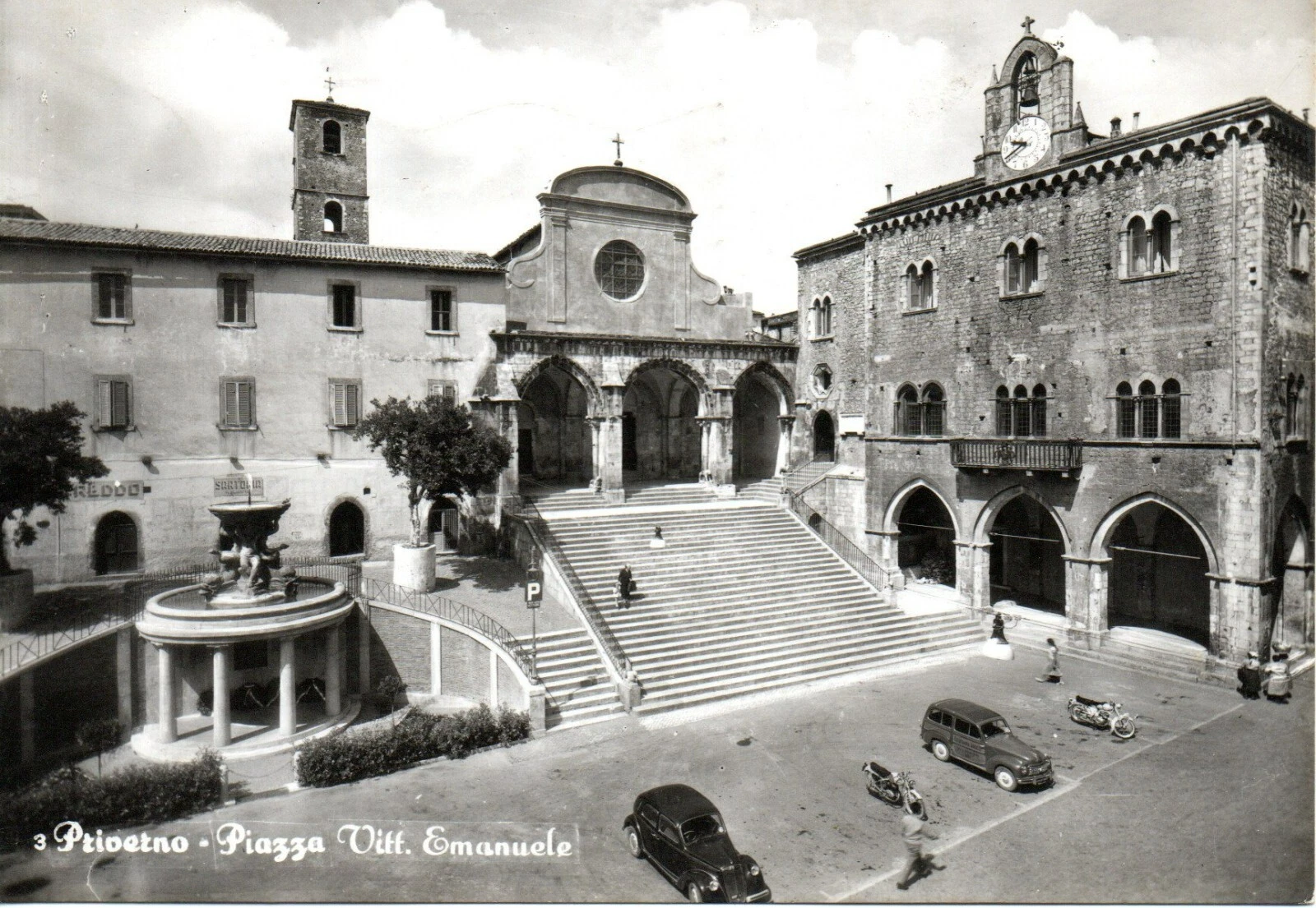 Foto 1 di 2