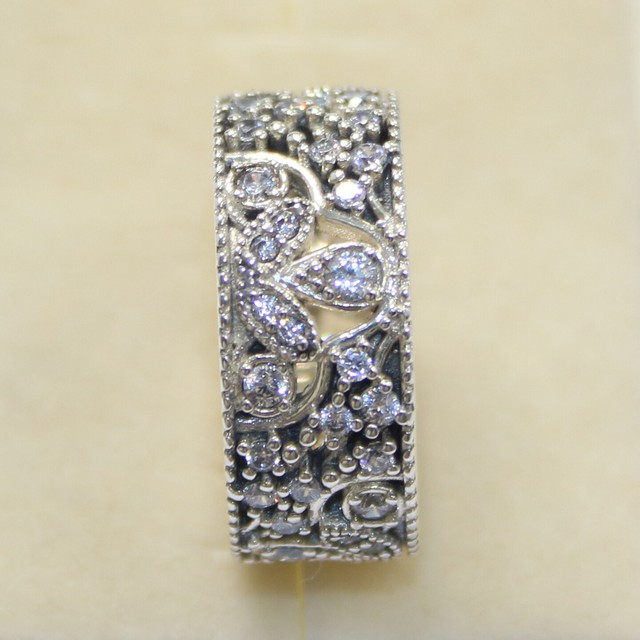 Authentic PANDORA Shimmering Leaves 