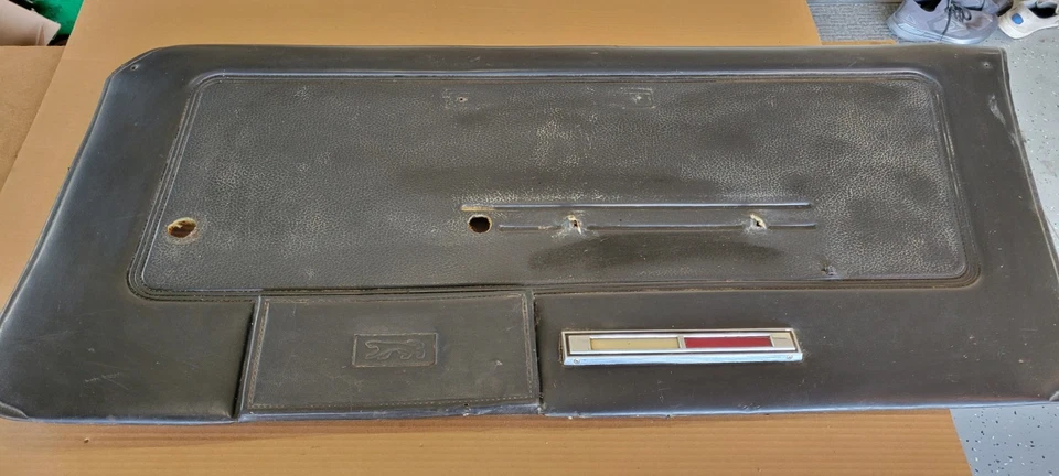 1968 MERCURY COUGAR XR7 DOOR PANEL ASSEMBLY BLACK 390GT 428CJ RH FOMOCO - Image 2 of 4