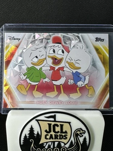 2026 Topps Disney Neon - Huey, Dewey &amp; Louie #152 Diamante Refractor