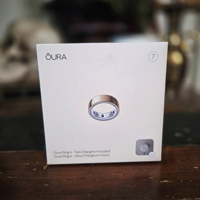 Oura Ring 4 Smart Fitness Sleep Tracker Gold Size 7 with Two Chargers & Box