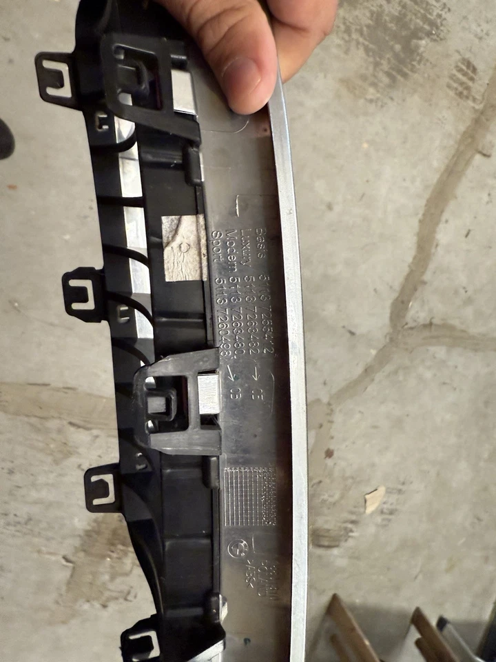 REJILLA RADIADOR DELANTERO BMW SERIE 3 F30 328xi 12-14 OEM BMW APENAS USADA Foto 3 de 4