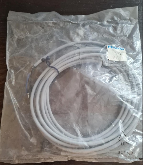 Festo connection cable SIM-K-WD-5-PU 5m M8 1 piece