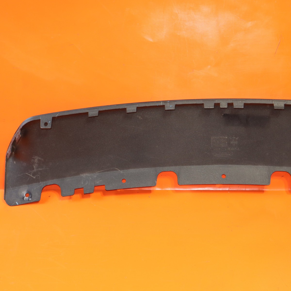 MASERATI GHIBLI REAR BUMPER VALANCE CENTER LOWER TRIM 2018 2019 2020 670097616