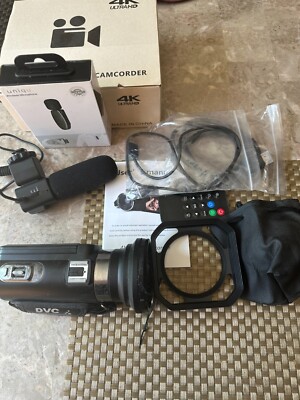 4K Ultra HD Digital Life camcorder bundle with extra Uniqu wireless microphone