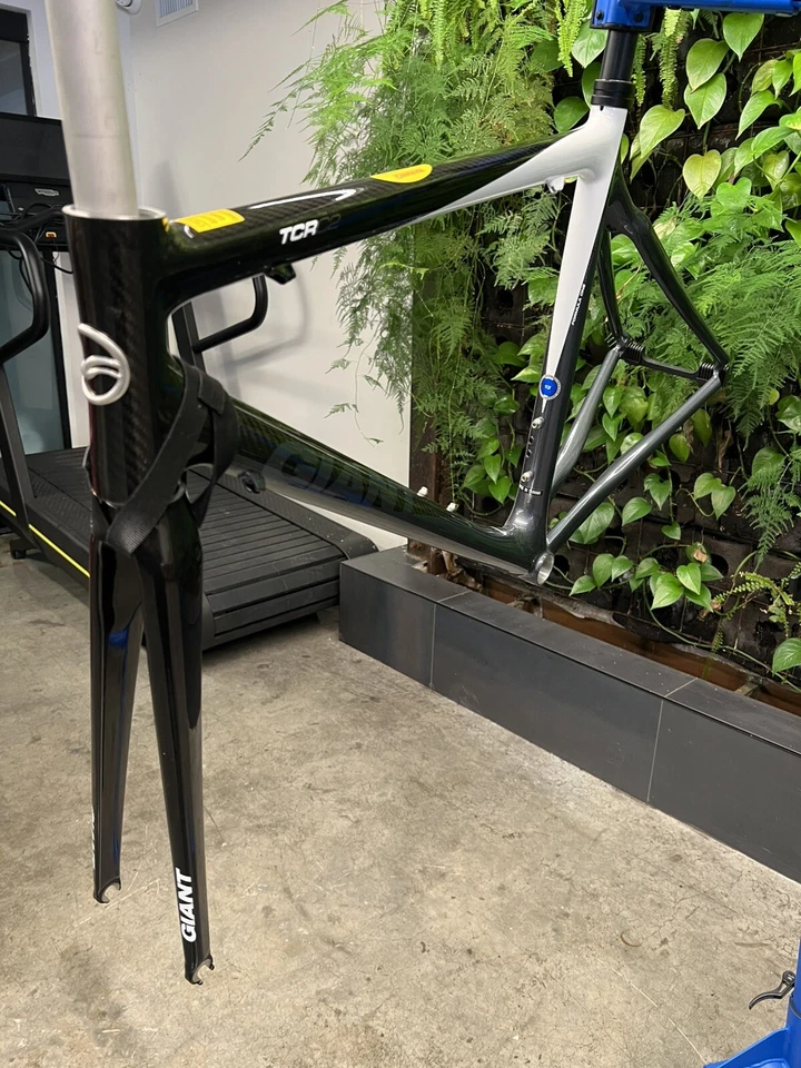 2006 Giant TCR Advanced Composite 2 Medium Rim Brake Carbon Frameset 700c - Image 4 of 4