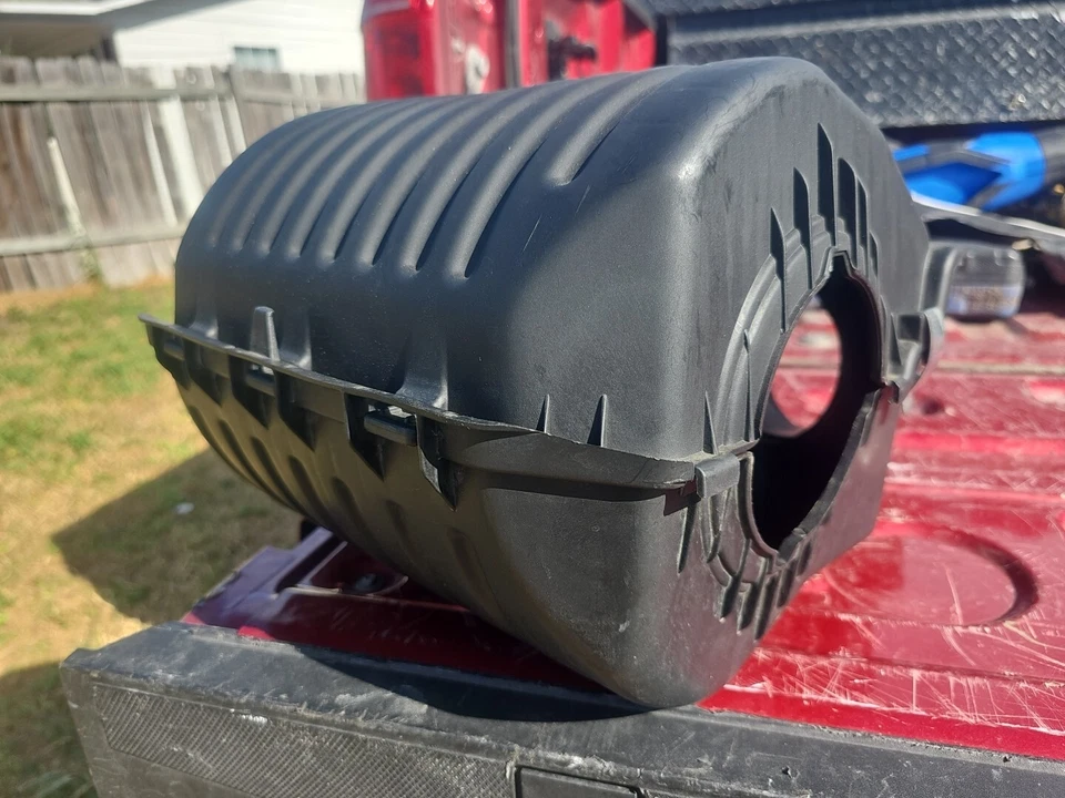 Air Filter Housing - 1996-1999 C2500/C1500 Chevrolet / GMC - Image 4 of 4