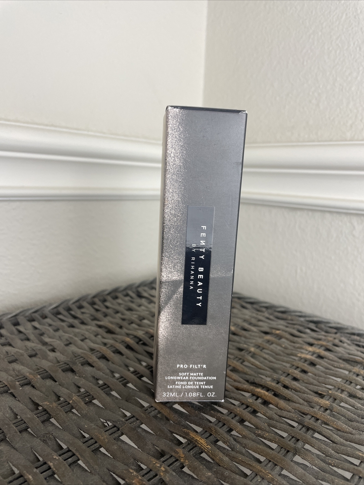 fenty beauty by rihanna, pro filt'r, soft matte longwear foundation, shade 105