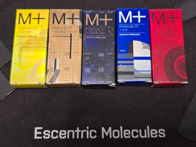 Escentric Molecules Set M+ Champaca,Ginger,Iris,Tea,Guaiac 5st×2ml + Etui