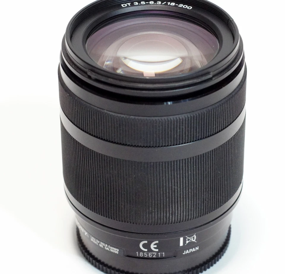 Sony 18-200mm F3.5-6.3 DT SAL18200 Lens Sony A-mount - Image 4 of 4