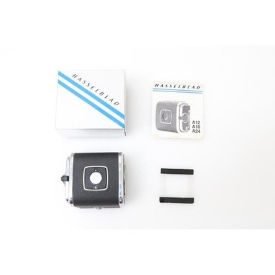 Hasselblad A16-645 フィルムマガジン美品 NEAR MINT Hasselblad Film Magazine A-16 645 (Chrome), Box from