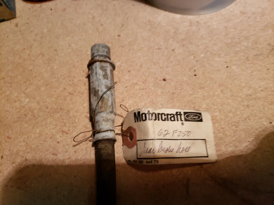 Freno conductor trasero izquierdo inferior 1962 F250 MOTORCRAFT Foto 4 de 4