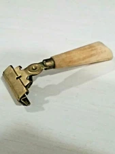 1937 Schick Eversharp Razor with Bakelite Handle, 3 3/4”