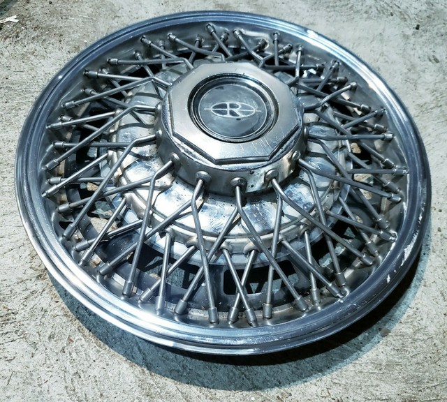 (1) OEM 198085 Buick Riviera 15" Wire Spoke Hubcap Wheel Cover 528 25504652 eBay