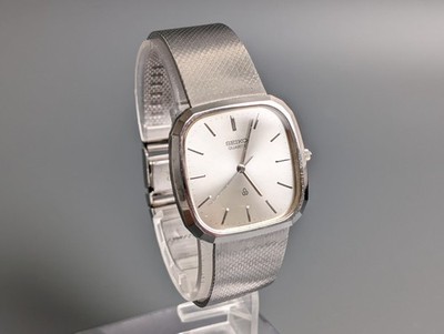Vintage 1980's SEIKO Dolce 6030-5200 Silver Dial Square Quartz