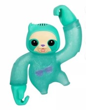 Little Live Pets Hug n' HangZoogooz -Sensoo SlothInteractive Electronic Toy