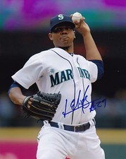 Roenis Elias autographed 8x10 Seattle Mariners  Free Shipping  #S716