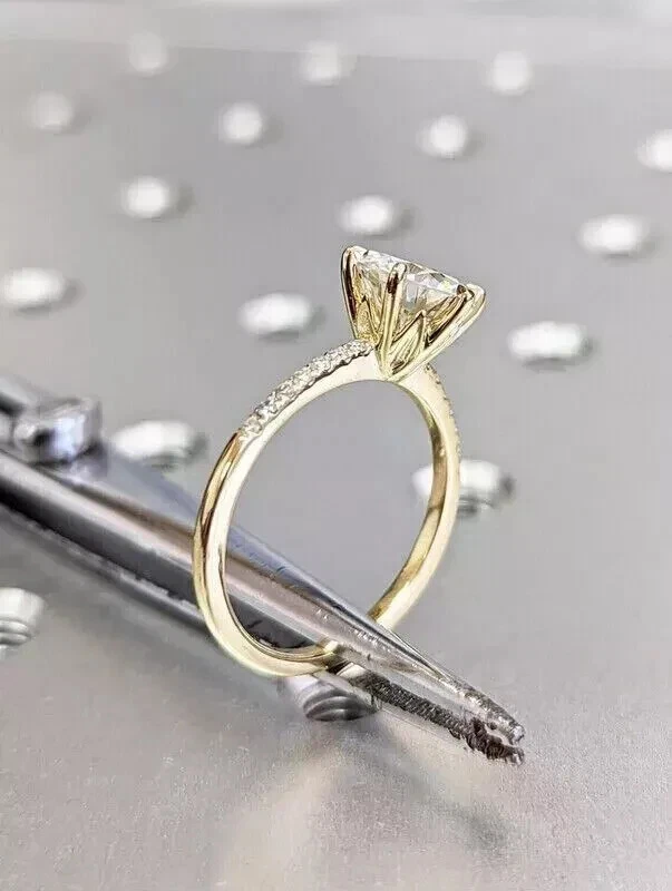 2Ct Round Cut Lab-Created Diamond Women's Engagement Ring 14K Yellow Gold Plated Foto 4 de 4