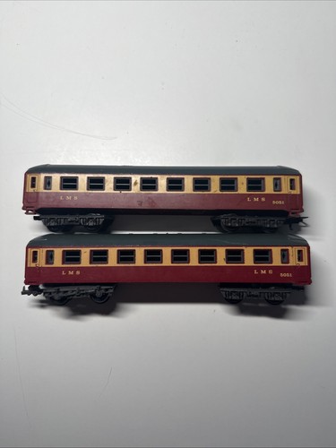 Spur O Modelleisenbahnschwader von 2 Lima LMS Reisezugwagen Nr 5051 rot/creme | Condition: Used