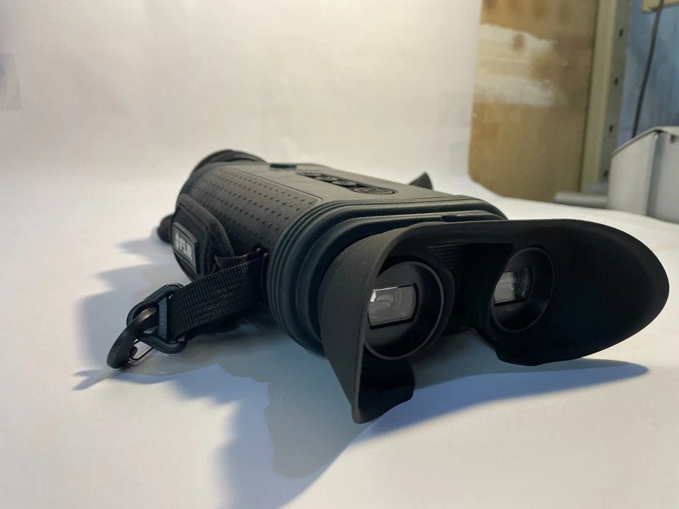 Câmera térmica portátil de visão noturna FLIR BHM-6XR+ bi-ocular - 432-0006-17-00 *SE - Imagem 2 de 4