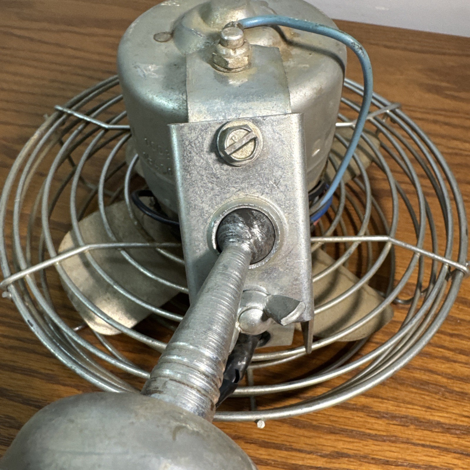 8" Casco Deluxe Truck Bus 4 Blade 12 Volt Fan Wire Cage Dash Mount