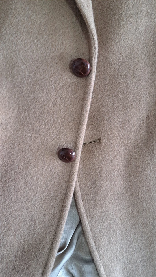 Mens 42 R Camel Hair Plus Sport Blazer Made In Hungary. Great Quality .A5-83 - Image 4 of 4