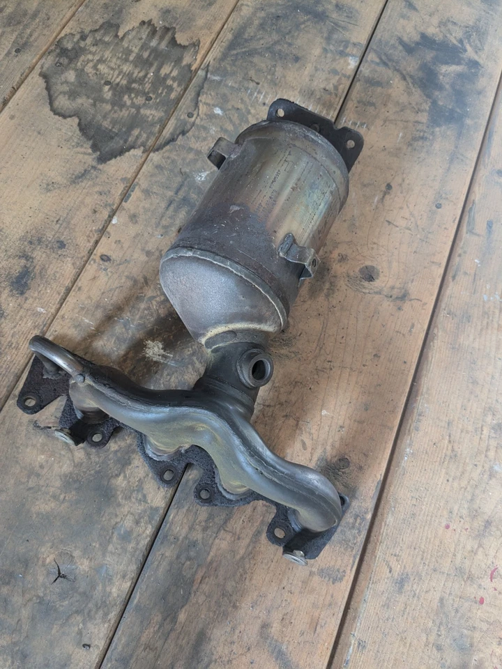 Chevy Spark 2013 convertidor catalítico fabricante de equipos originales y colector de escape no mercado de accesorios 1,2 L Foto 3 de 4