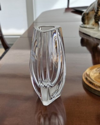 BACCARAT France CRYSTAL   BOUTON D''OR 6'' Dreiecksvase 15 cm gemarkt