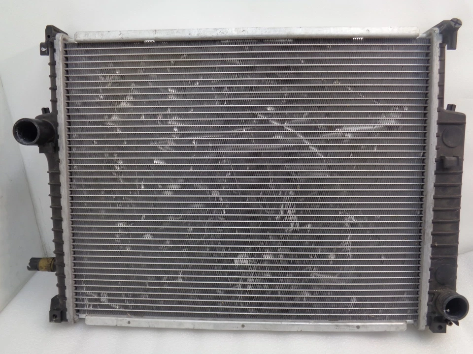 DK81107 1992-1998 BMW 325I MOTOR REFRIGERANTE RADIADOR OEM Foto 3 de 4