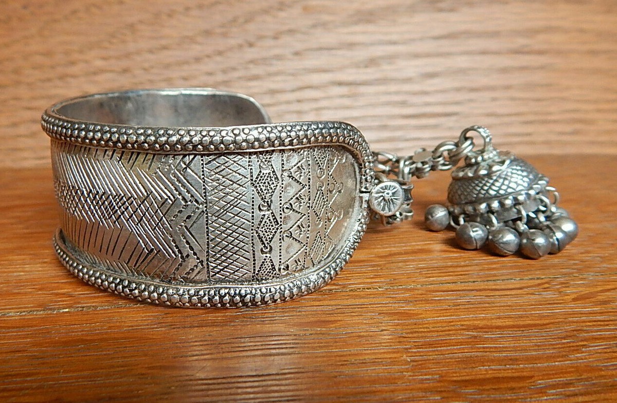 Vintage India Tribal Sterling Silver Upper Arm Cuff Bracelet Bells