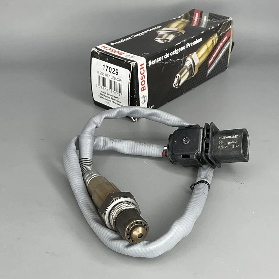 BOSCH GENUINE OXYGEN SENSOR For 2006-2010 BMW 550i 650I 750I 750LI 760LI 17029 - Image 2 of 4